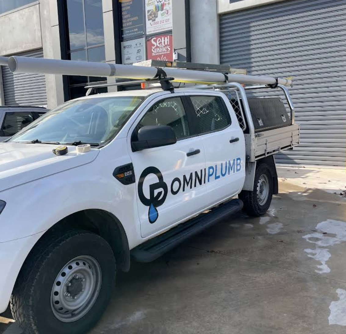 OmniPlumb ute vehicle branding